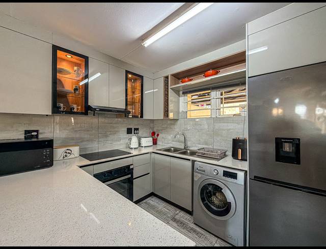 2 BEDROOM TOWNHOUSE FOR SALE IN AMANZIMTOTI